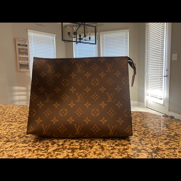 ROUND BAG PRICE $800 SQUARE PRICE $500 - Picture 4 of 5